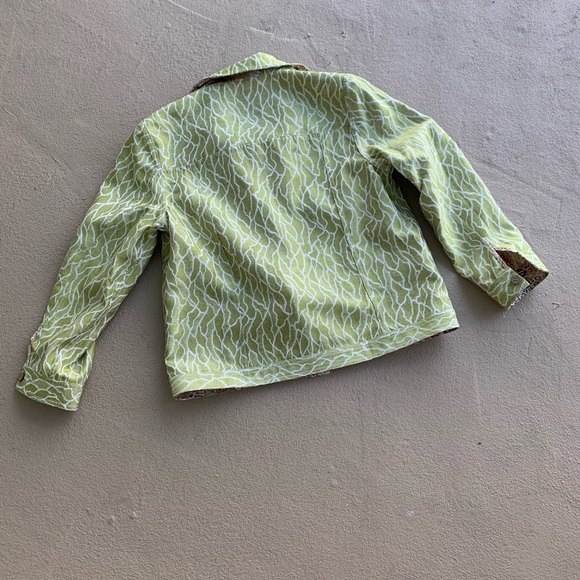 Reversible Jacket Green and Animal Print - Picture 3 of 8